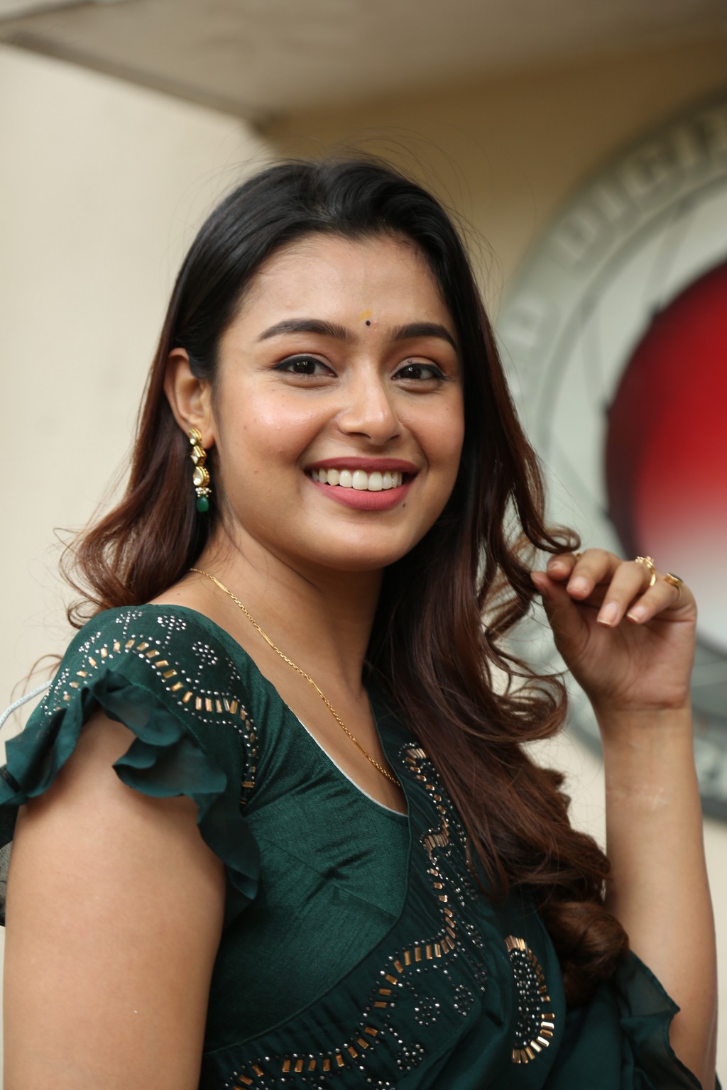 Actress Mokksha Stills - Telugu States News Actress Mokksha Stills